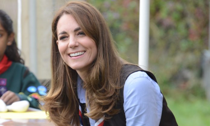 Kate Middleton sublime dans une tenue en hommage à Lady Di (photo)