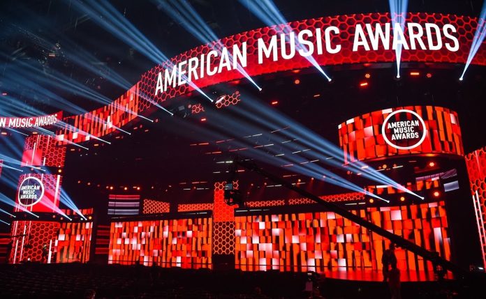 American Music Awards 2020 : Taylor Swift, Justin Bieber, The Weeknd, remportent le sacre