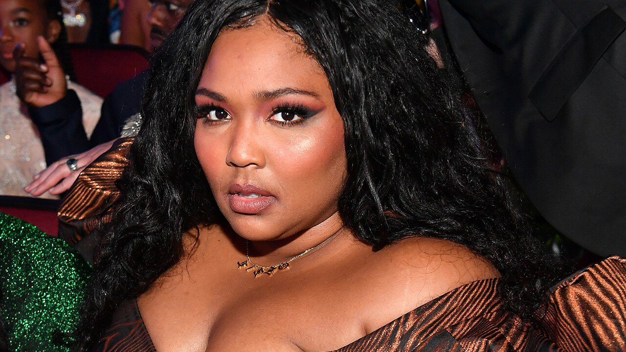 USA : Lizzo offre une voiture en cadeau de Noel à sa mère