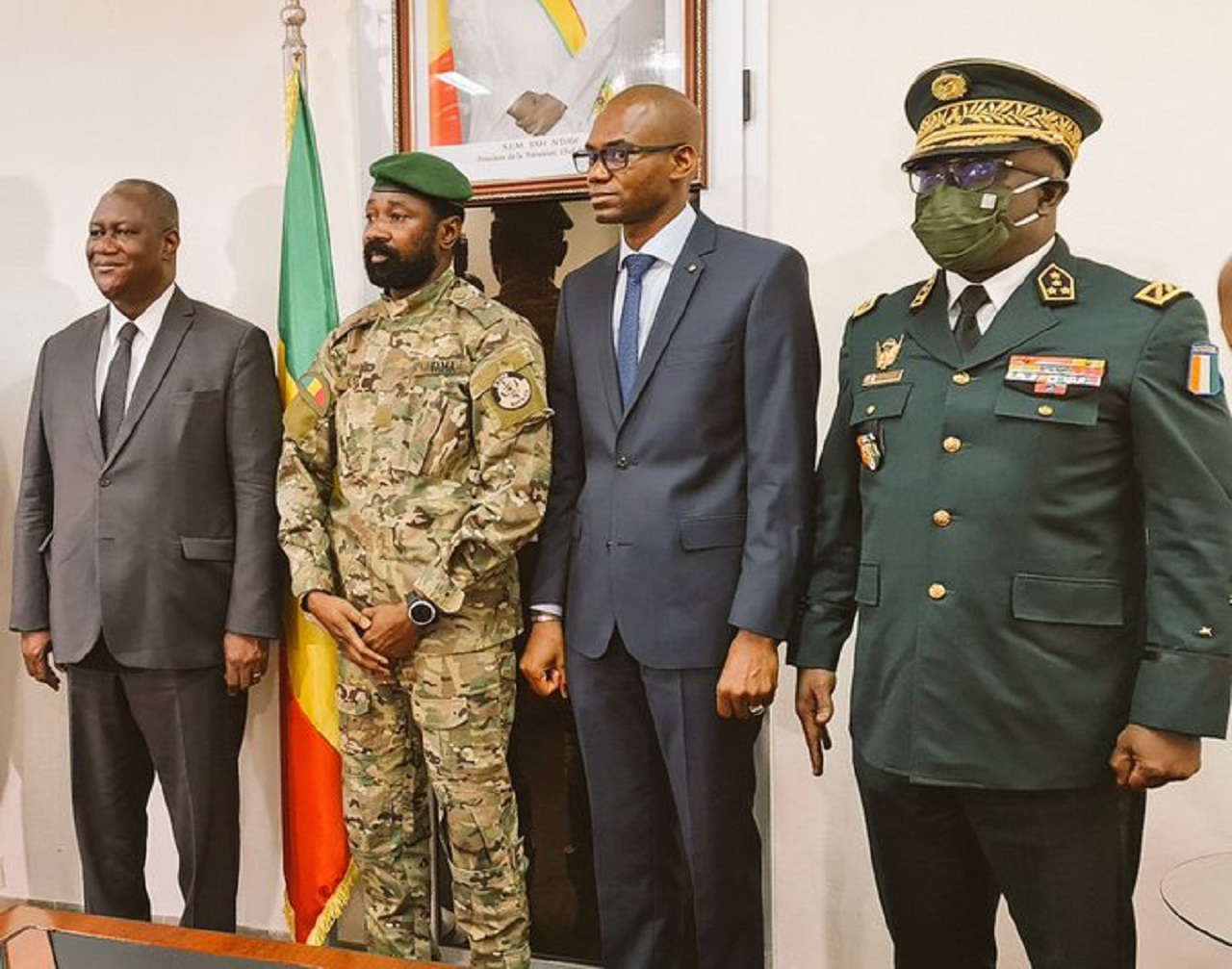 Le ministre ivoirien de la défense Tene Ouattara erencontre le Vice-président malien Assimi Goïta au Mali