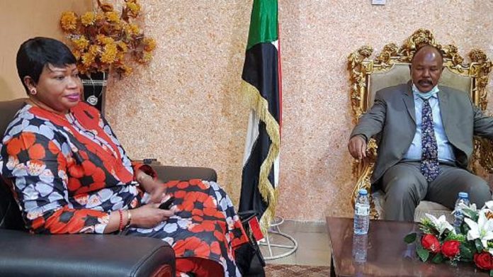 Fatou Bensouda, le procureur de la CPI, en visite au Soudan pour la première fois