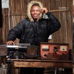 Bénin : le comédien Timinnin confisque la radio de DJ Sommet des Sommets