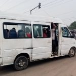 Côte d'Ivoire: une mère oublie sa fille de 03 ans dans un bus "gbaka" à Abobo