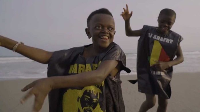 Côte d’Ivoire: le nouveau bébé de Ramba Junior en featuring avec Grand M fait du boom sur la toile (vidéo)