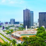 Une image d'Abidjan, une grande ville de la Cote d'Ivoire