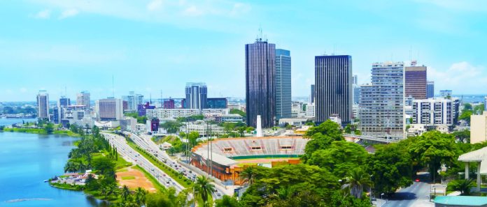 Une image d'Abidjan, une grande ville de la Cote d'Ivoire