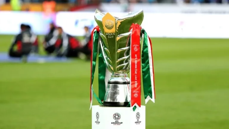 Le trophée de la Coupe d'Asie