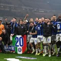 Les joueurs de l'Inter Milan célèbrent leur 20e titre de champion d'Italie