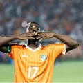 Serge Aurier avec le maillot de la Cote d'Ivoire