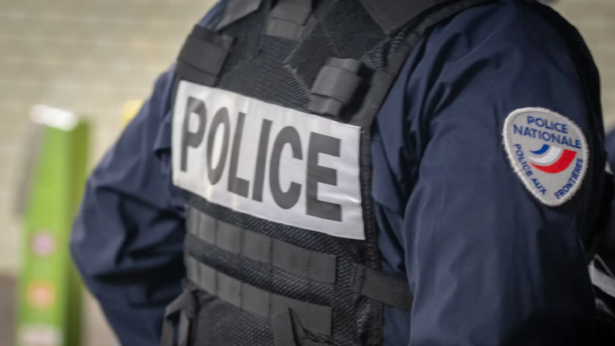 Un policier. Photo d'illustration (NICOLAS BILLIAUX _ HANS LUCAS _ AFP)