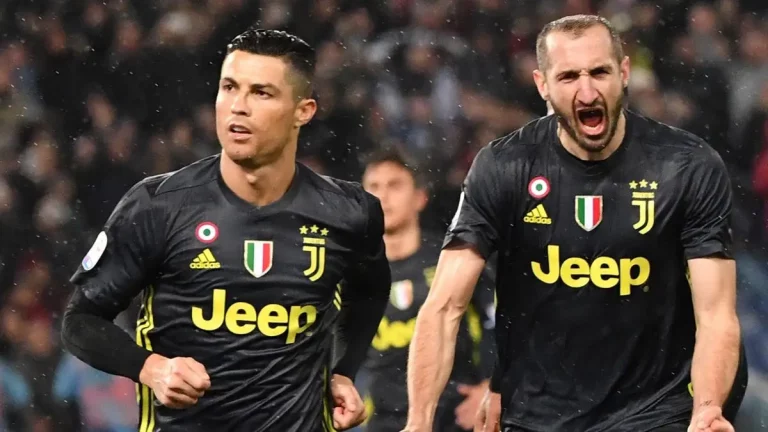 Cristiano Ronaldo et Giorgio Chiellini sous le maillot de la Juventus