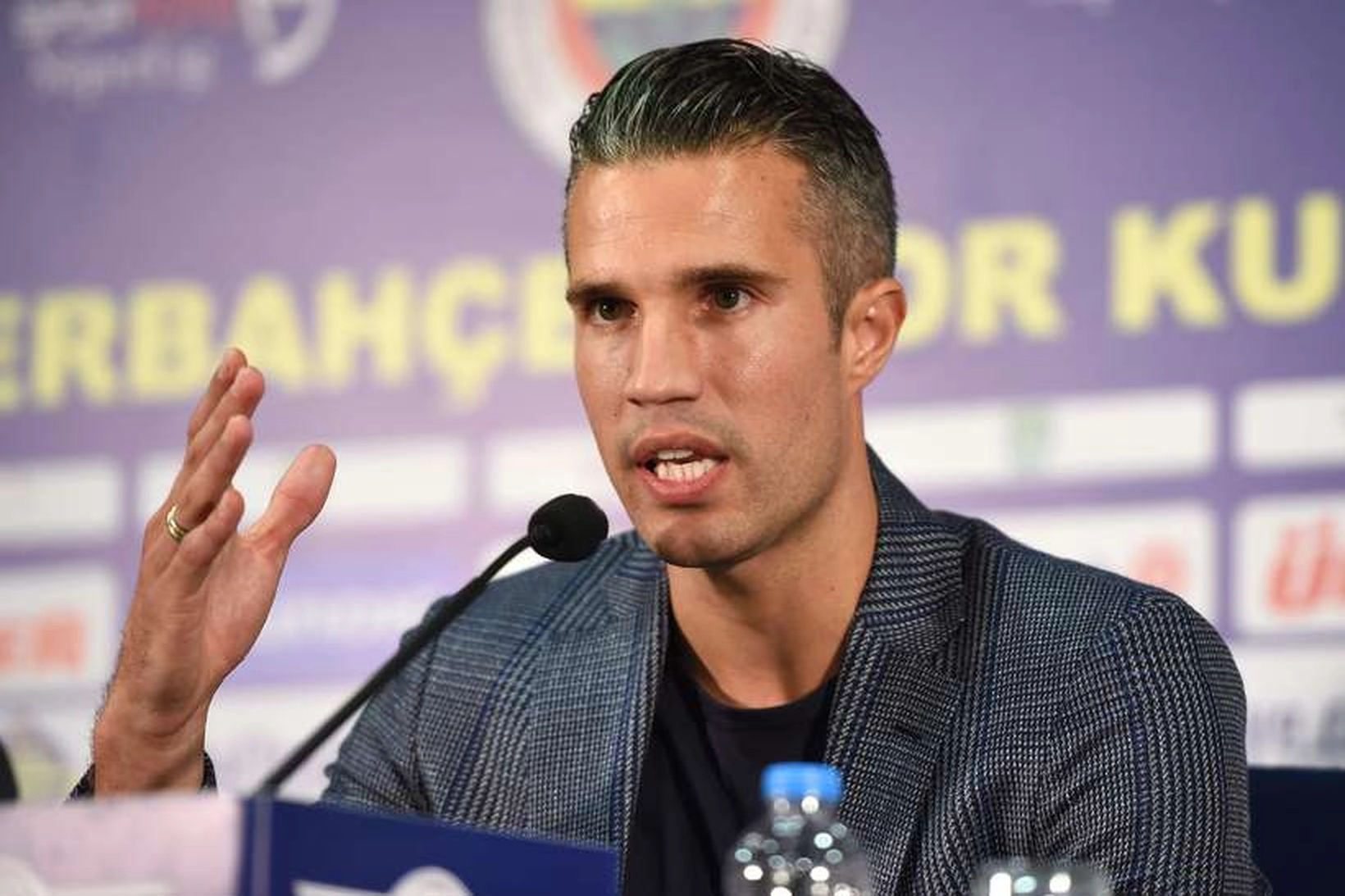 La légende néerlandaise, Robin van Persie, lance sa carrière d'entraineur