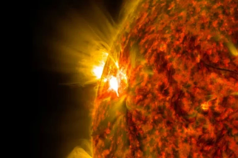 Une photo de la NASA de 2014, montrant une éruption solaire @ AFP