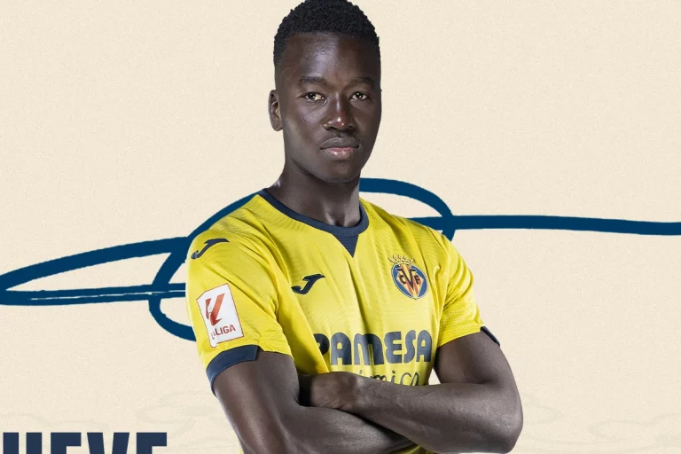 Pape Gueye sous le maillot de Villarreal @villarrealcf.es