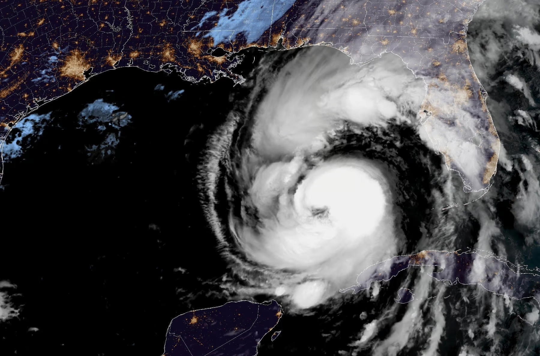 Image satellite de l'ouragan Hélène fournie par l'Agence américaine d'observation océanique et atmosphérique (NOAA), le 26 septembre 2024 PHOTO AFP _ Handout