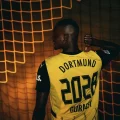 Serhou Guirassy avec le maillot de Dortmund @bvb.de