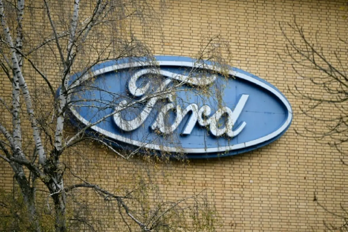 La façade de l'usine Ford à Cologne, dans l'ouest de l'Allemagne, le 29 octobre 2024 ( AFP _ INA FASSBENDER )